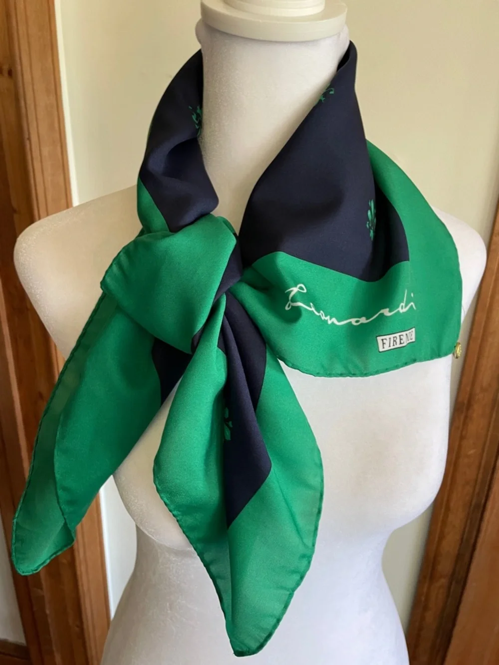 LEONARDI FIRENZE Signed Navy Teal Silk Vintage Fleur de Lis Scarf w/ Gold Charm